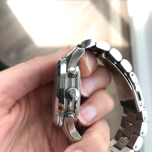 Michael Kors Watch - Picture 5 of 6